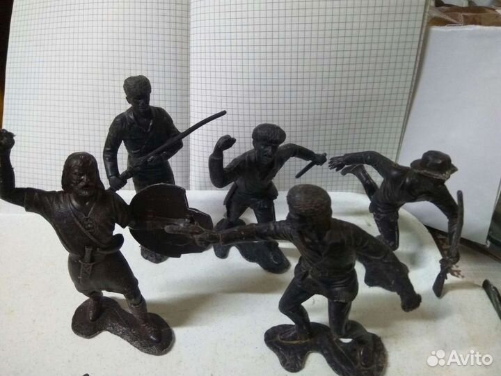 Большие солдатики СССР и разные фигурки