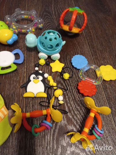 Погремушки/игрушки для малышей пакетом