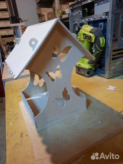 Кормушка для птиц