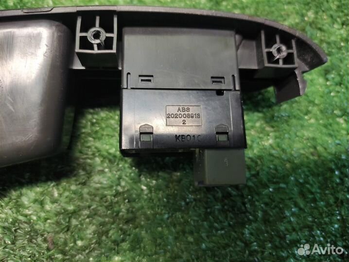 Кнопка стеклоподъемника Chevrolet Spark (M300) 20