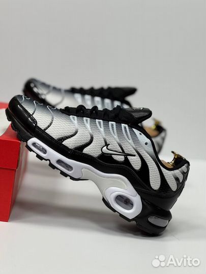 Кроссовки Nike Air Max Tn Plus