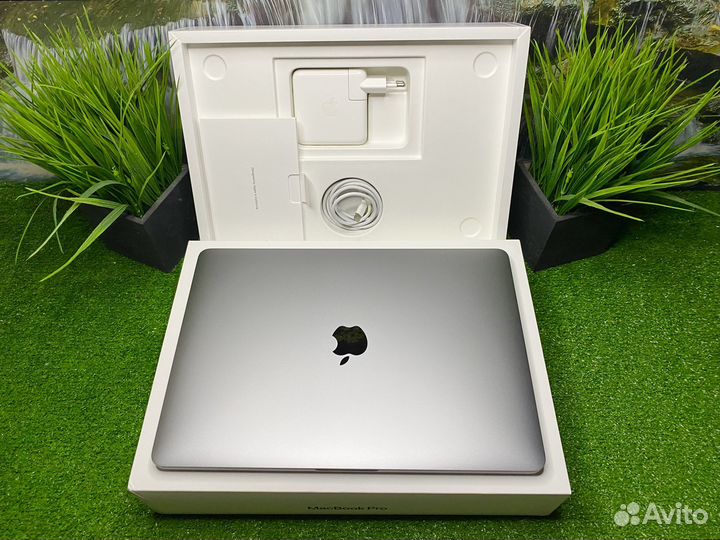 Macbook Pro 13 2020 m1 8/512 Полный комплект