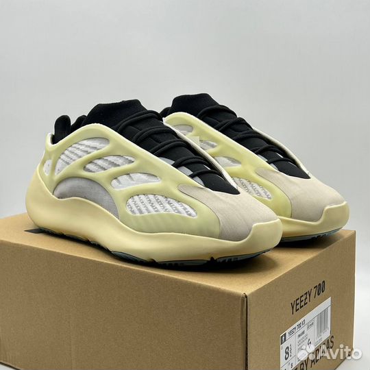 Кроссовки Adidas Yeezy Boost 700