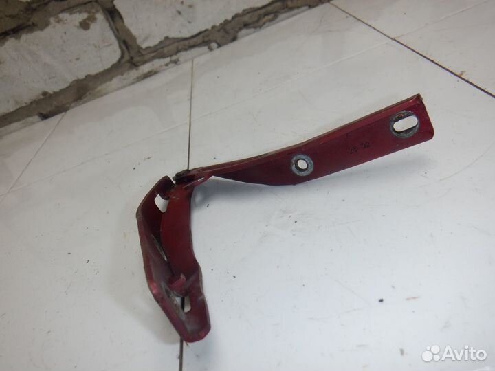 Петля капота правая Peugeot 206