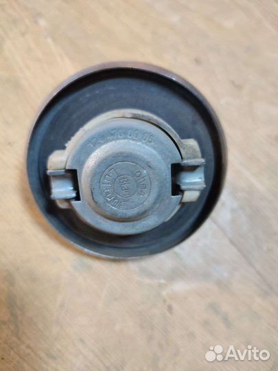 Крышка бензобака Mercedes-benz w124