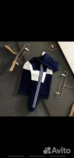 Спортивные костюмы Fendi. Gucci