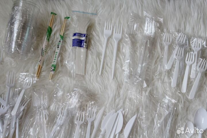 Набор одноразовой посуды (более 100 предметов )