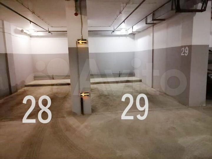 Машиноместо, > 30 м²