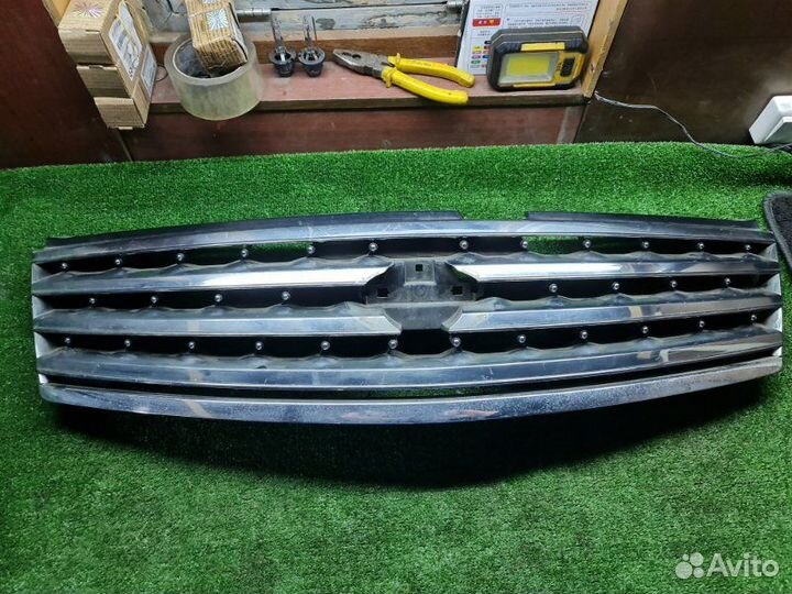 Решетка радиатора Nissan Fuga PY50