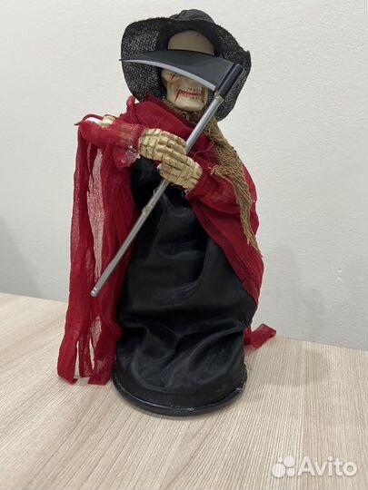 Интеактивная бабушка с косой