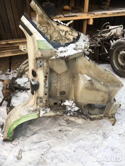 Лонжерон передний правый Volkswagen Transporter