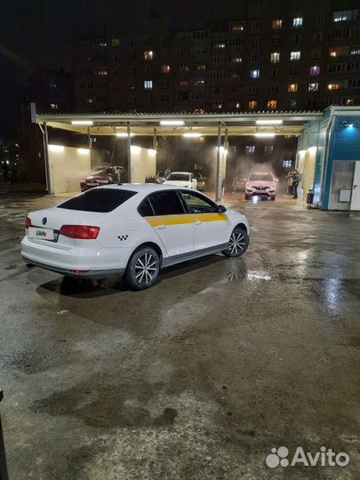 Volkswagen Jetta 1.6 AT, 2015, 700 000 км