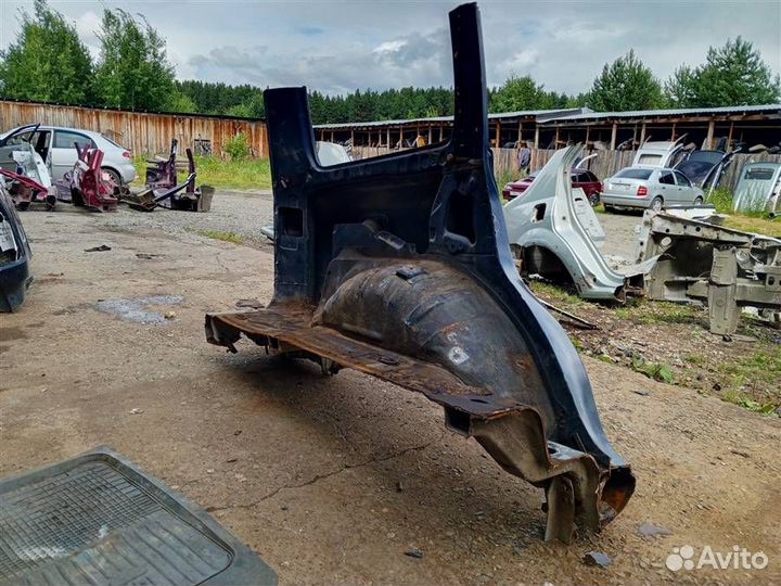 Крыло заднее левое Toyota Land Cruiser