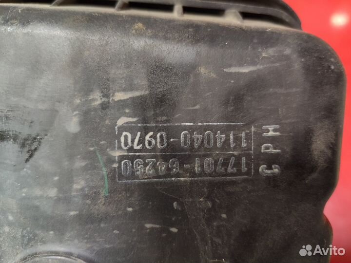 Корпус воздушного фильтра Toyota Estima