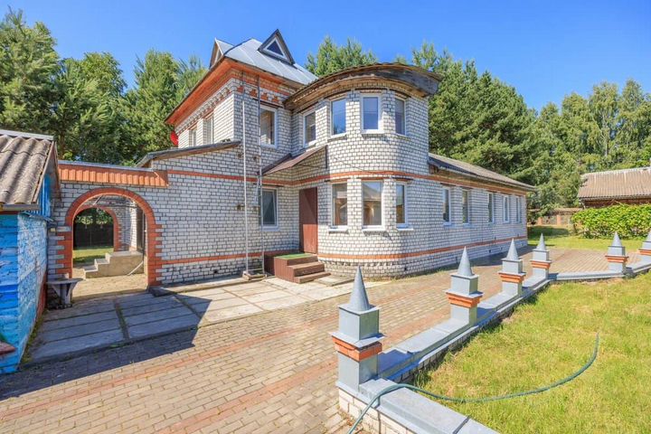 Коттедж 200 м² на участке 42 сот.