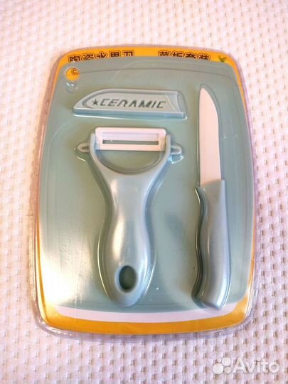 Нож, овощечистка, доска. Набор для кухни, новый