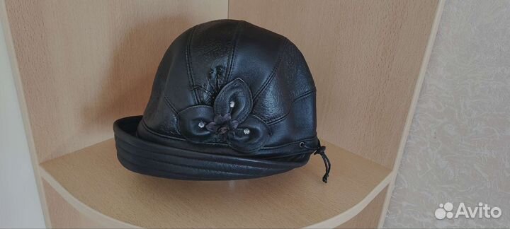Шляпка женская кожаная демисезонная