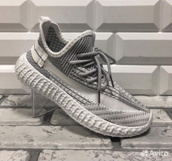 Кроссовки резинки yeezy новые 37-38