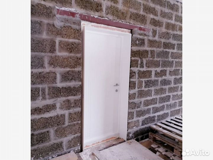 Входная дверь в частный дом