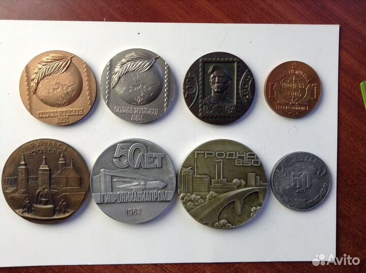 Настольная медаль