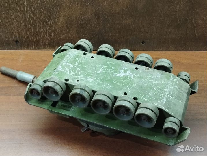 Игрушка танк СССР