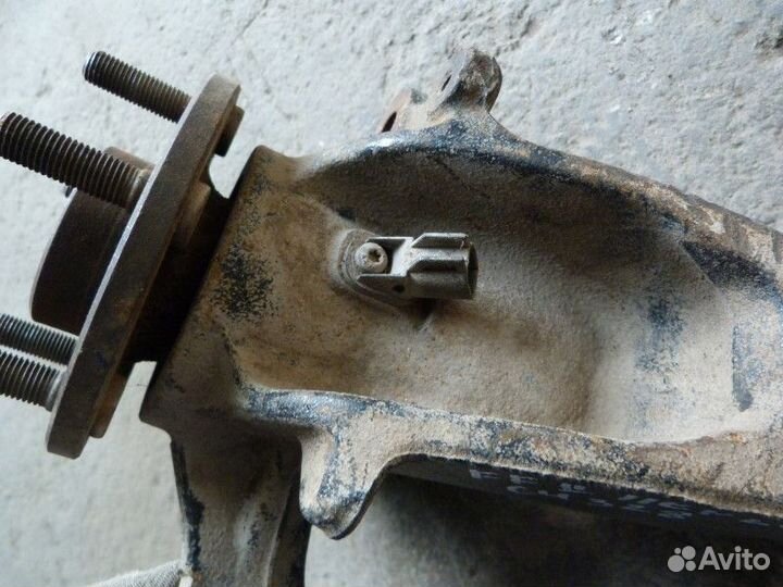 Кулак поворотный передний левый Ford Focus II 2008