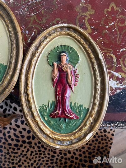 Пара старинных гипсовых панно