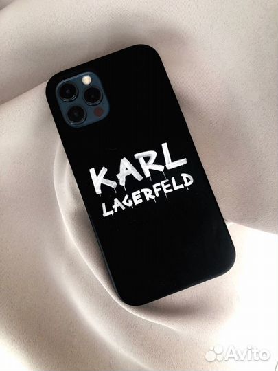 Мобильный телефон