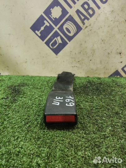 Ответная часть ремня безопасности задняя правая