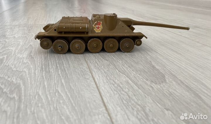 Игрушка танк СССР