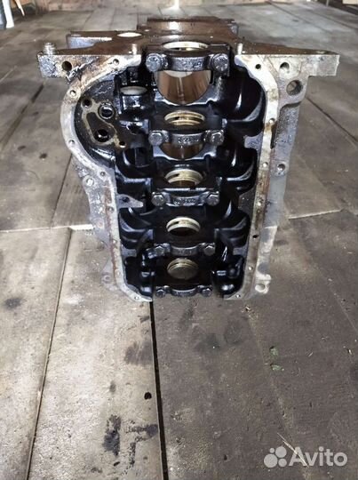 Блок двигателя ауди 80,авт 2.0