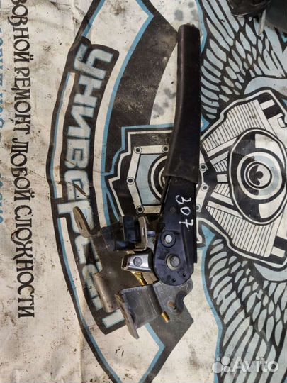 Ручник Peugeot 307