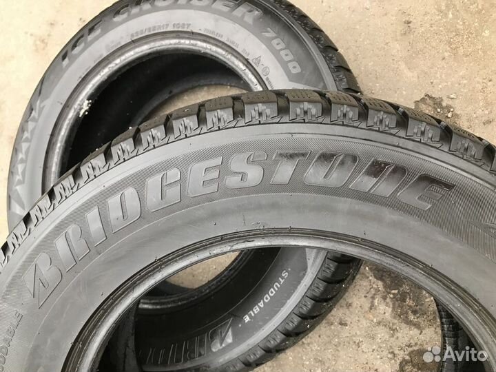 Bridgestone Ice Cruiser 7000 235/65 R17