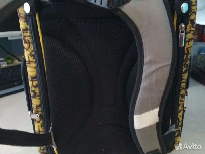 Рюкзак школьный