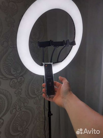 Кольцевая лампа со штативом