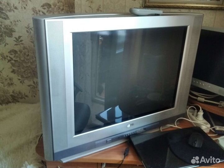 Телевизор LG,диаг.70 см