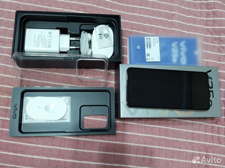 Смартфон Vivo V25e