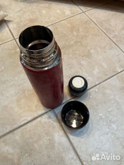 Термос красный б/у