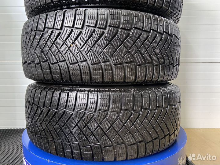 Pirelli Formula Ice FR 225/55 R17 97H