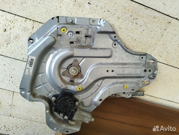 Стекло падьемник на хендай Элантра