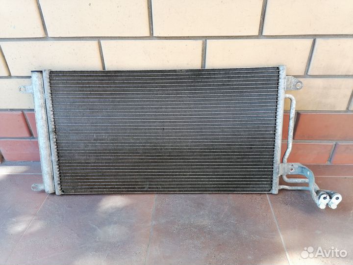 Радиатор кондиционера 6R0820411T