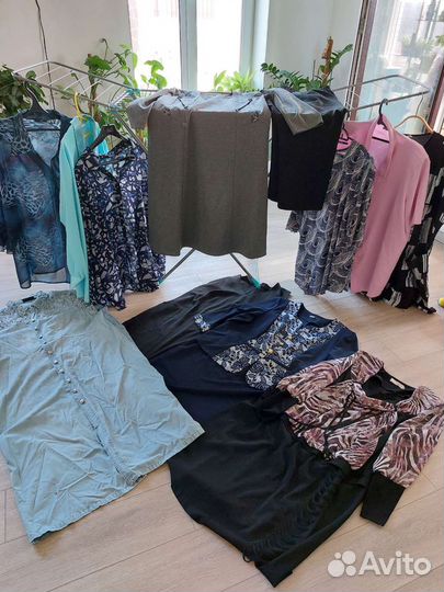 Пакетом женские вещи 60 - 62 р