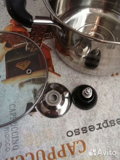 Кастрюли, чайники