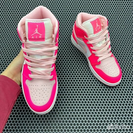 Кроссовки Nike Air Jordan 1 Mid 36-40