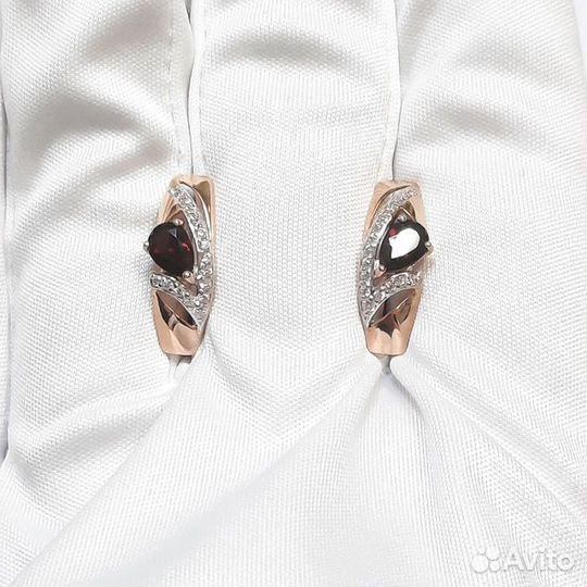 Золотые серьги с гранатом