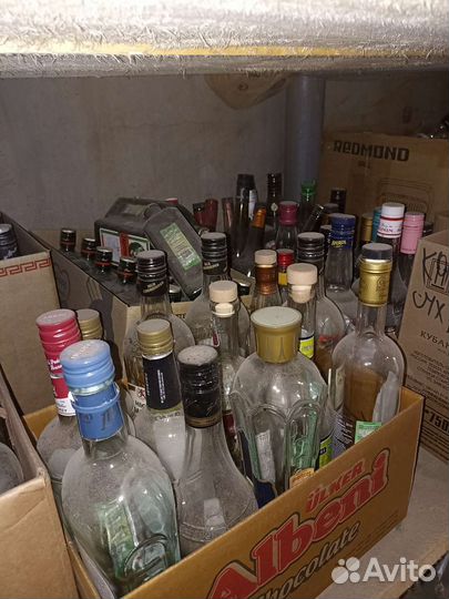 Бутылки пустые элитные под напитки с крышками