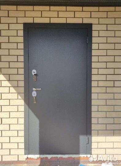 Входные стальные металлические двери со склада