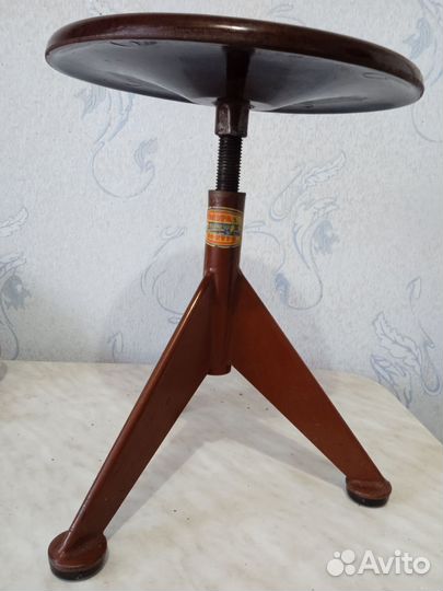 Стул для фортепиано