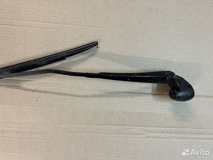 Поводок заднего дворника VW Caddy 3