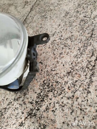 Фара противотуманная toyota highlander 3